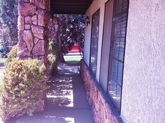 3rd image of 12800 Amberwood Dr