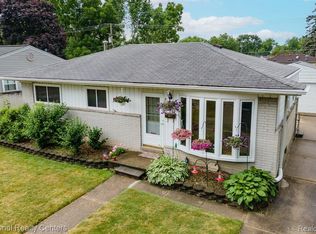 30631 Avondale St, Westland, MI 48186