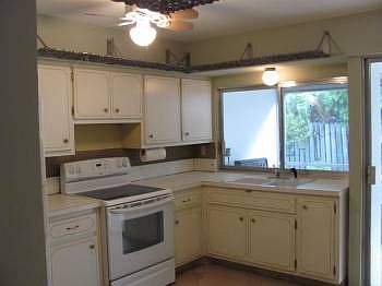 5th image of 2123 NE 51st Ct