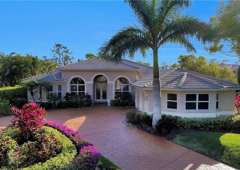 1st image of 25830 Creekbend Dr