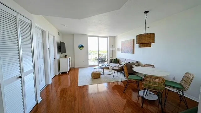 900 SW 8th St #1002 — Photo 3