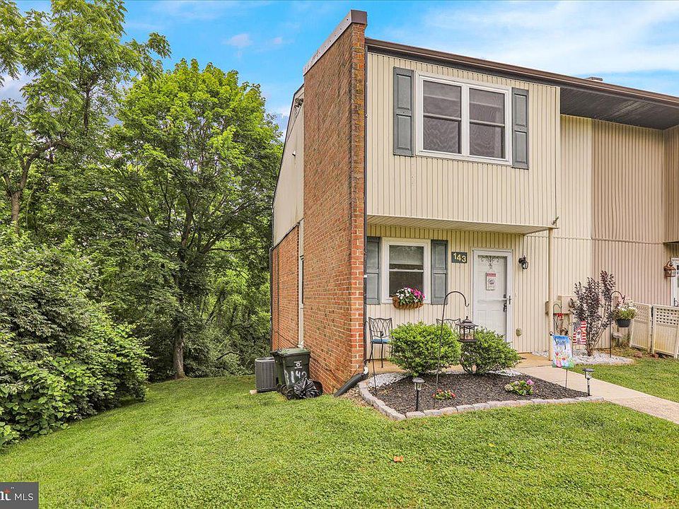 1st image of 143 Ascot Ct