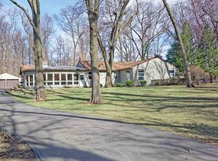 25 Hills Rd, Loudonville, NY 12211