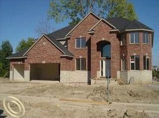 39218 Nautical Ln, Harrison Township, MI 48045