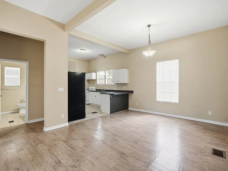 2411 E 18th Ave — Photo 14