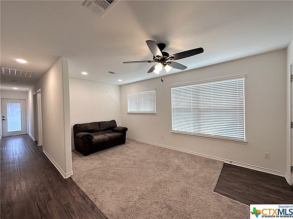 5th image of 418 Villaggio Cir