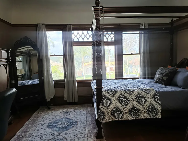 Vista Room at $1475/mo