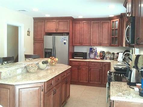 Central Island With Bar Stand