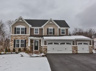 3 Stoneledge Way, Penfield, NY 14526