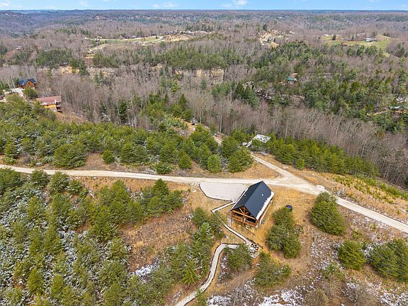 3rd image of 21 Shawnee Run