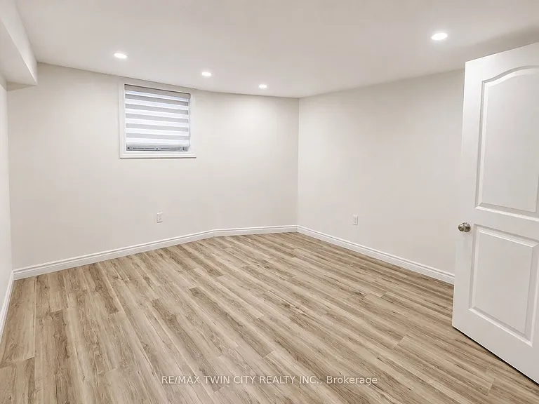 166 Ladyslipper Dr #BASEMENT — Photo 15