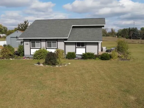 4380 Dale Dr, Highland, MI 48357