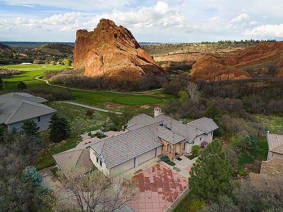 Outdoor oasis near the city
