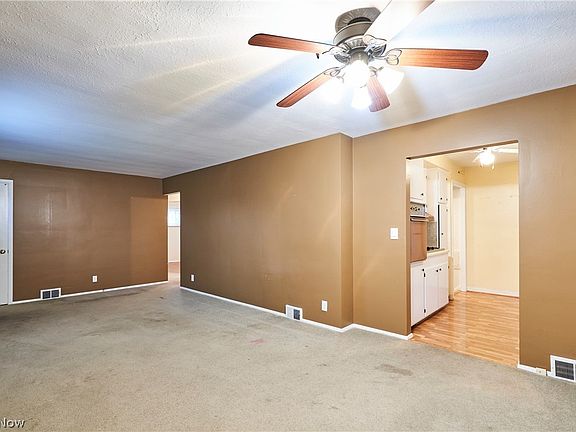 3rd image of 29632 Fairway Blvd