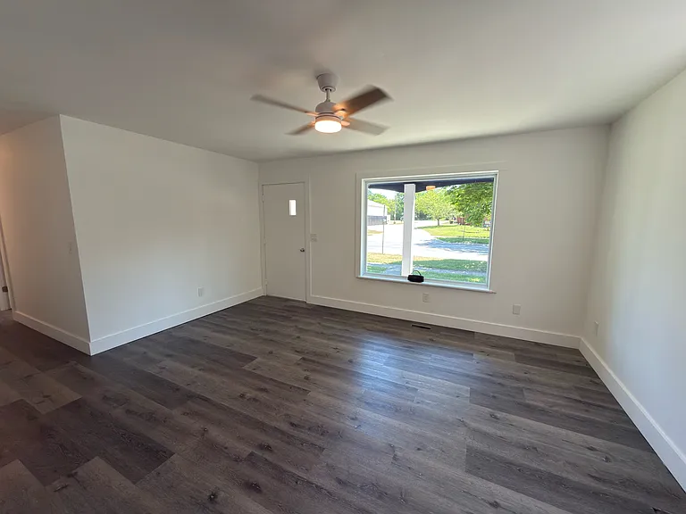 404 S Broad St — Photo 9