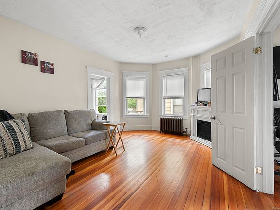 5th image of 65 Colman Street