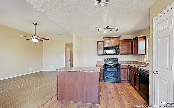 3rd image of 3926 Southern Fld