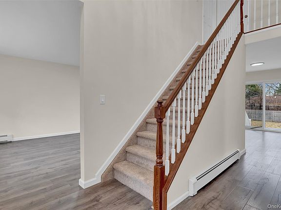 4th image of 85 Patchogue Avenue