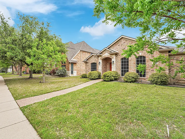 12618 Red Hawk Dr — Photo 2