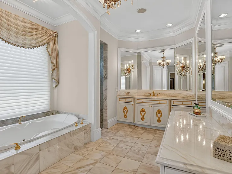 377 E Coconut Palm Rd — Photo 40