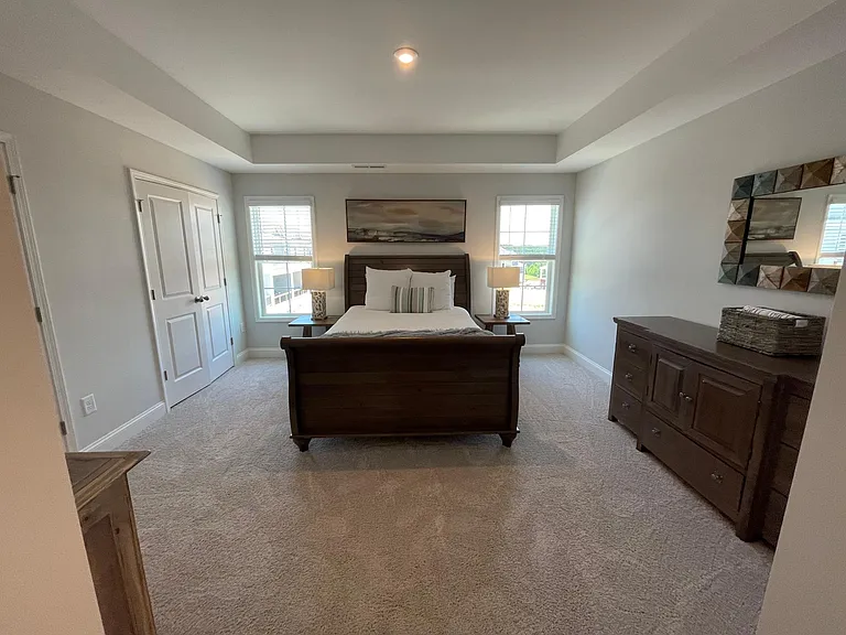 Spacious Queen suite