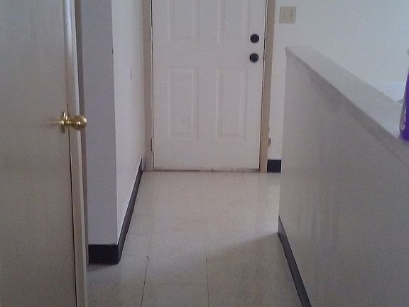 4th image of 4414 Grinnell Dr APT 2