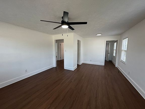 5th image of 118 Eastwood Ave