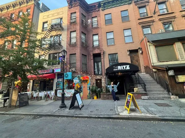 371 West 46th Street image 1 of 11