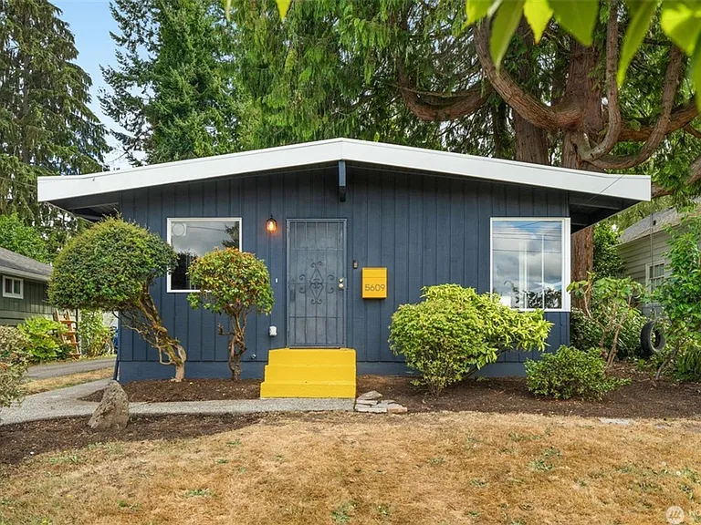 5609 S Prentice St — Photo 2