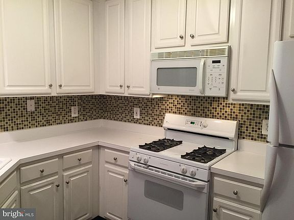 3rd image of 12753 Fair Crest Ct