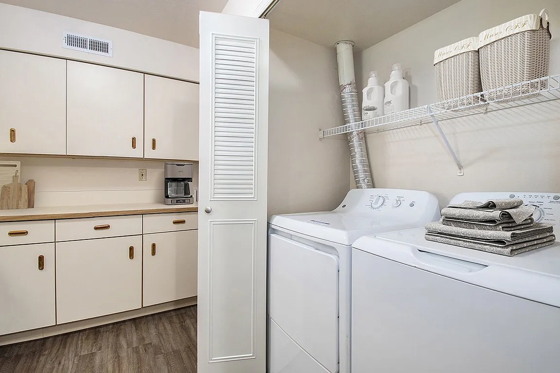 Dupont Lakes Apartments — Photo 3