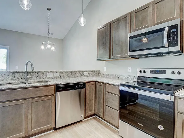 154 Lincoln Place Cir — Photo 7