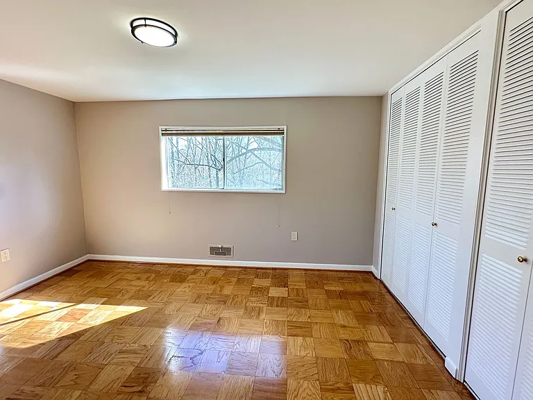 10670 Weymouth St #202 — Photo 8