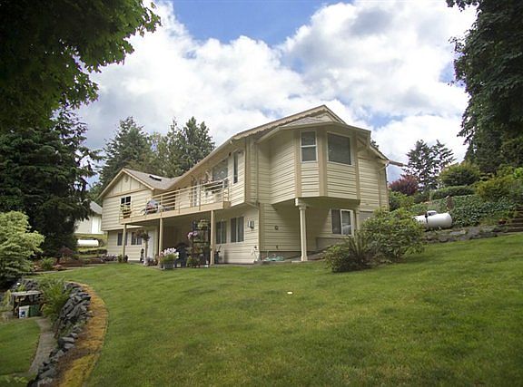 3rd image of 10438 46th Ave SE