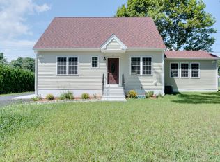 17 Old Worcester Rd, Oxford, MA 01540