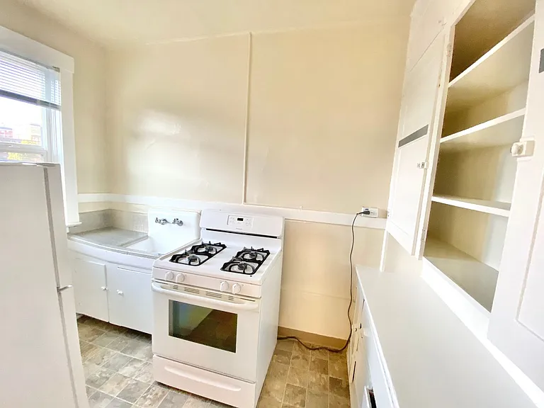 St Florence Apartments — Photo 13