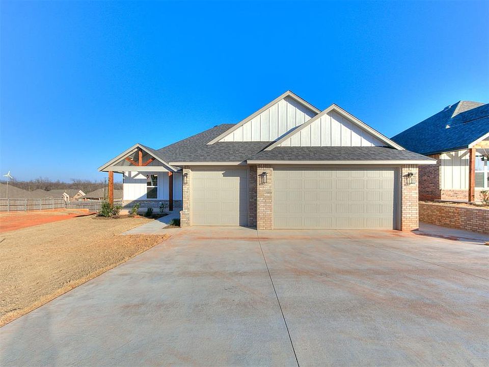 1st image of 2111 Oakville Pl