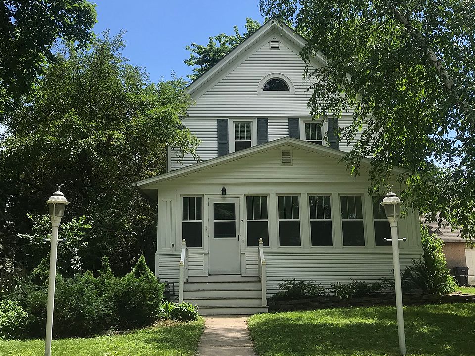 1st image of 7 Eastman St