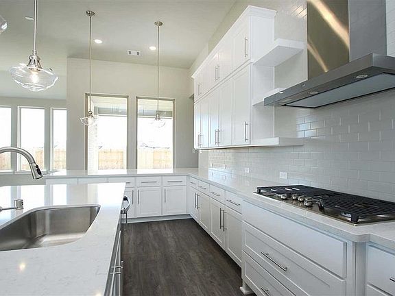 2nd image of 2503 Heritage Park Dr