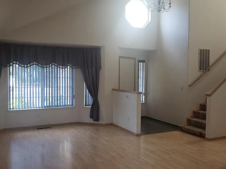 12470 SW Winter Lake Dr — Photo 9