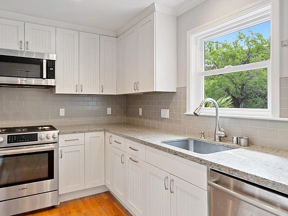 5th image of 527 La Casa Ave