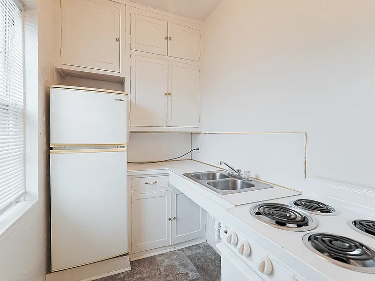 1403 E St #B2 — Photo 10