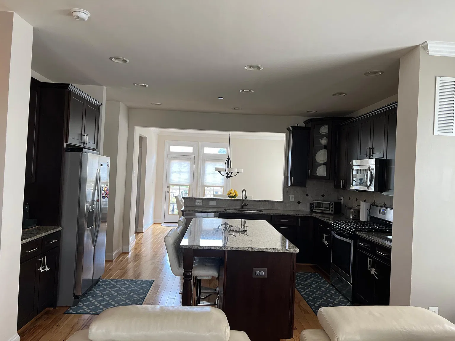 4 bed, 4.5 bath, 2760 sqft, $3,600 — Photo 4