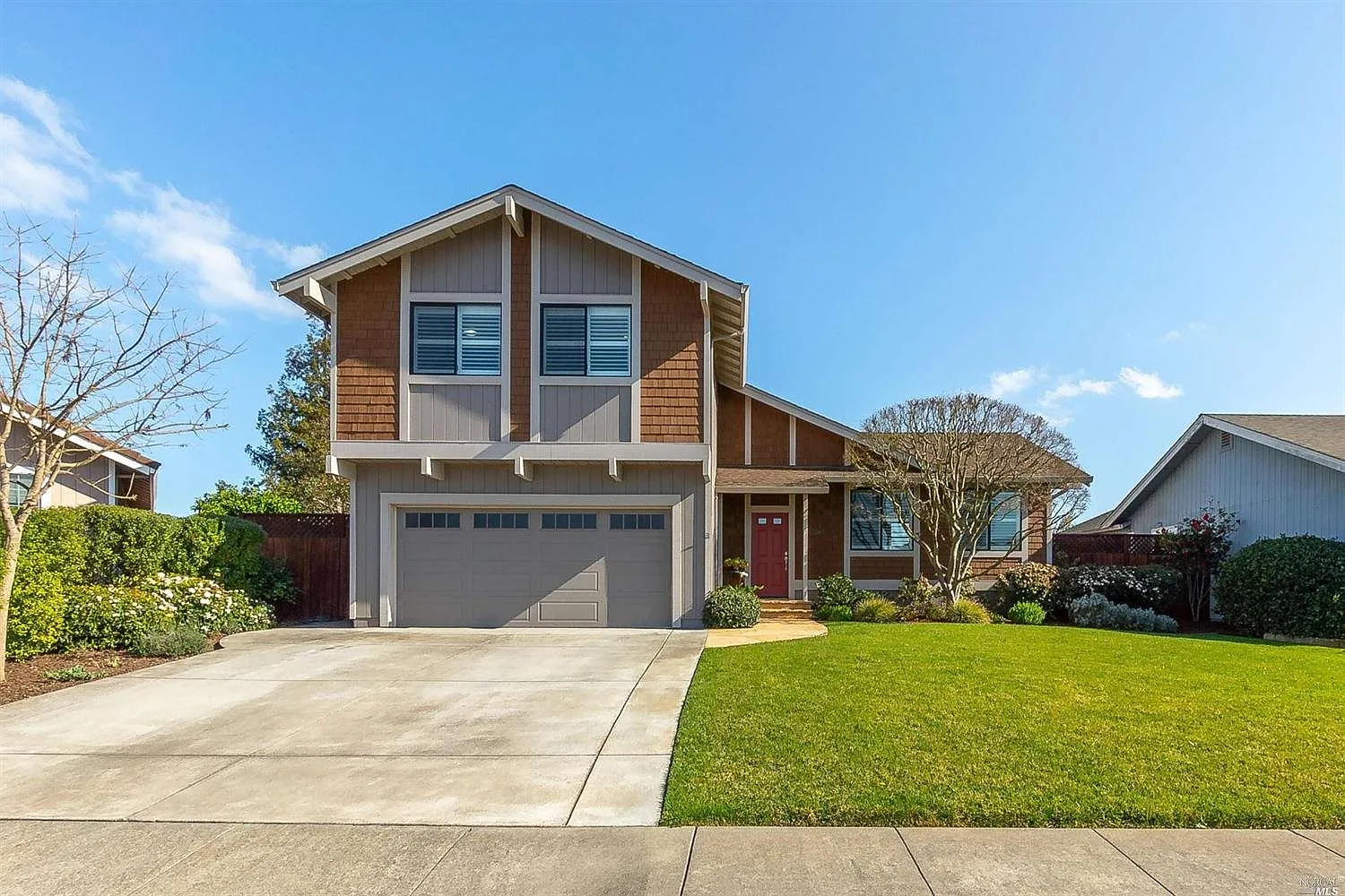 4 bed, 2.5 bath, 2016 sqft, $4,500 — Photo 1