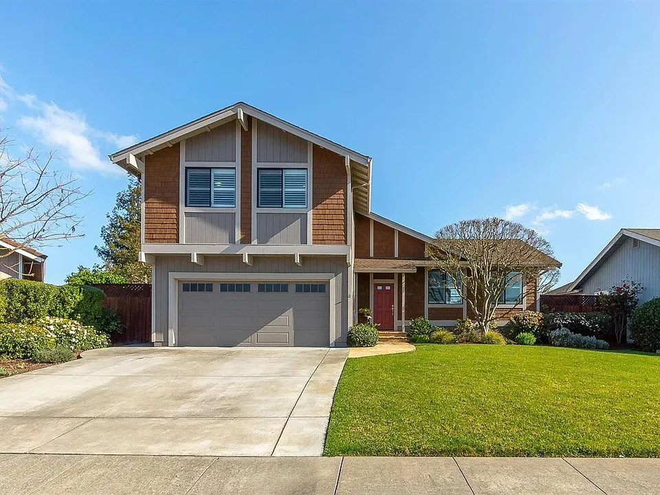 2246 Aaron Ct