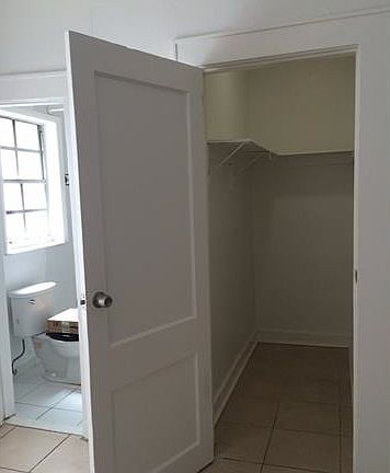 4th image of 1619 Jefferson Ave APT 24