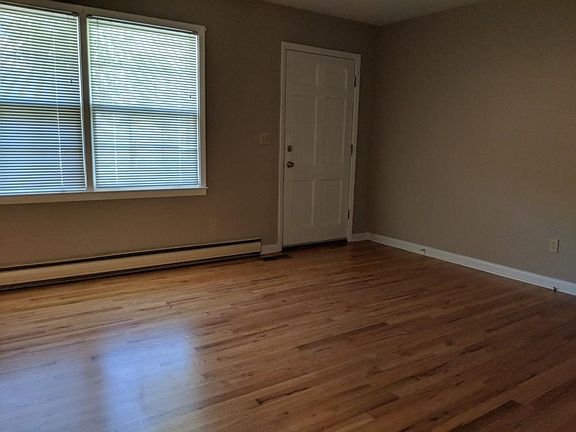 5th image of 388 Laura Dr NW