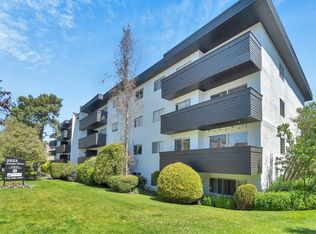 2533 Dowler Pl #301, Victoria, BC V8T 4H7