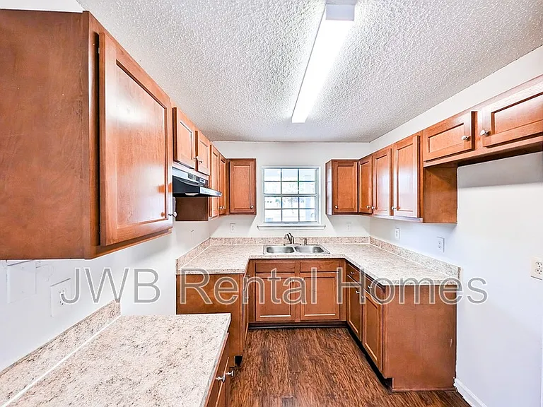 1959 W 45th St — Photo 2