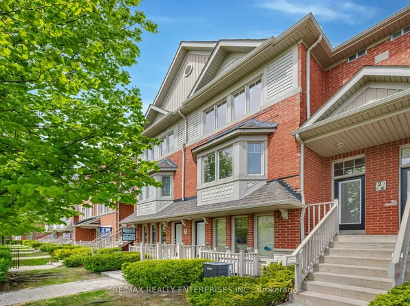 3375 Thomas St #3-4, Mississauga, ON L5M 0P7